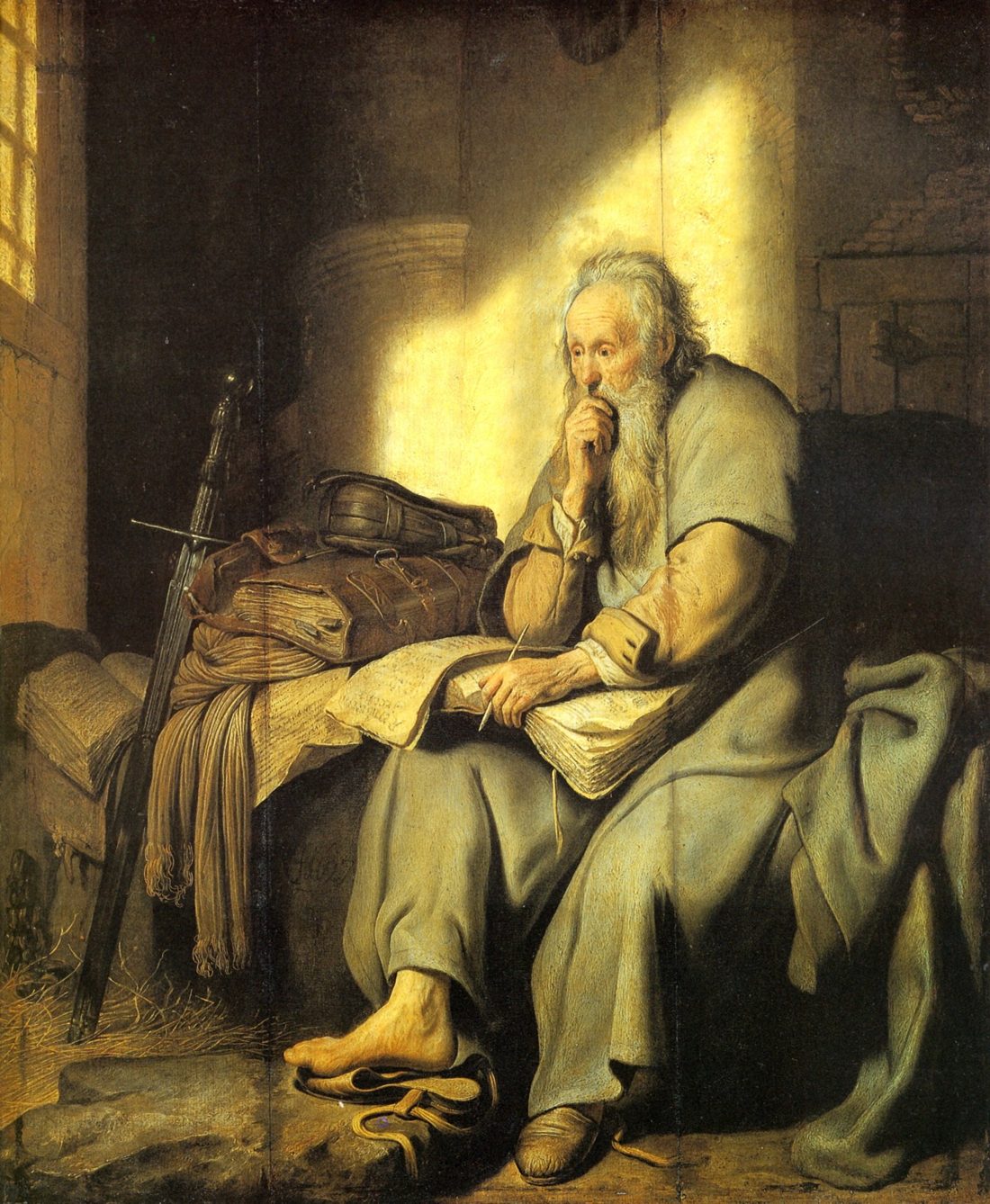 O apóstolo Paulo idoso, preso, com uma espada ao lado, lê um livro numa cela iluminada por um raio de luz