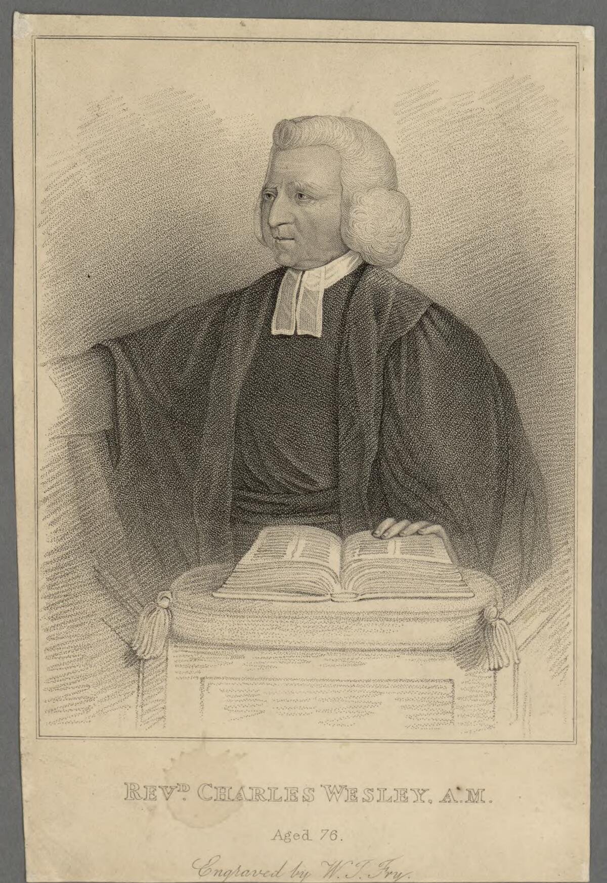 Gravura do reverendo Charles Wesley aos 76 anos, de peruca e veste clerical, com a mão sobre uma Bíblia aberta