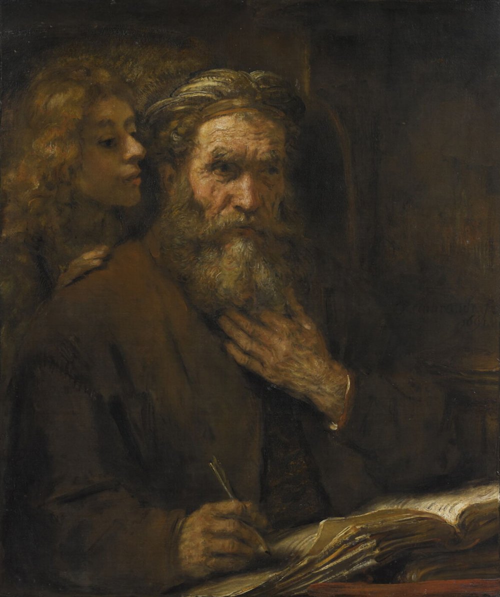 O evangelista Mateus escrevendo, com um anjo inclinado ao seu ouvido, em pintura de Rembrandt